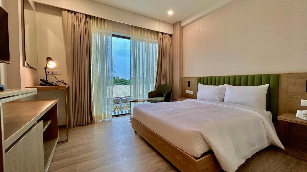 Hotel Limon & Banquet Sector 29, Ґурґаон Екстер'єр фото