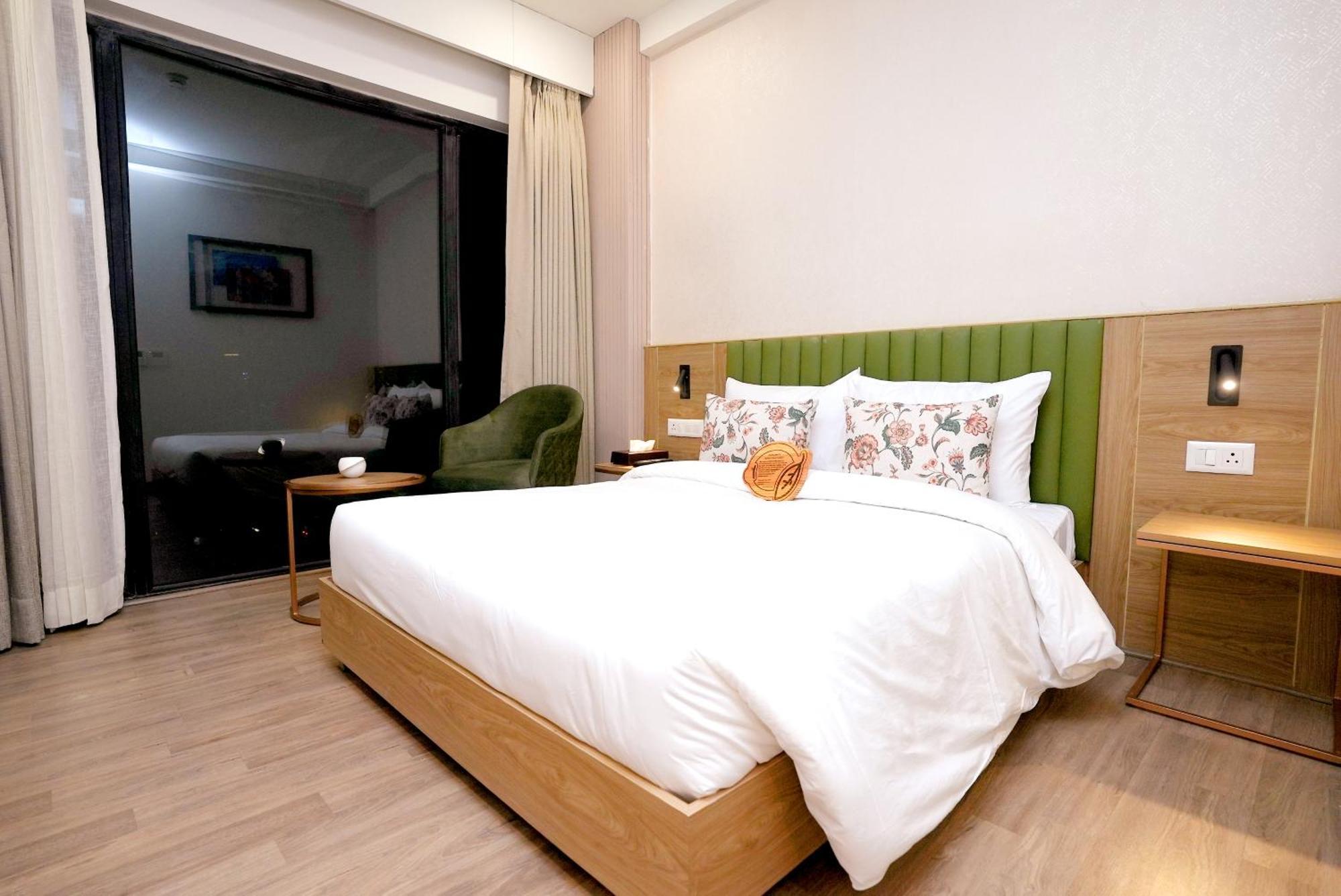 Hotel Limon & Banquet Sector 29, Ґурґаон Екстер'єр фото