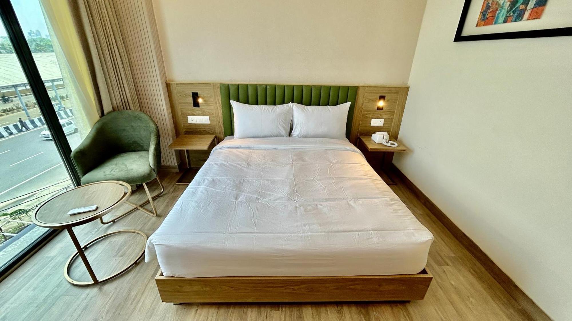 Hotel Limon & Banquet Sector 29, Ґурґаон Екстер'єр фото